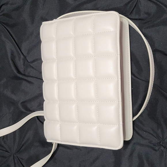 Beige shoulder bag - Picture 2 of 5